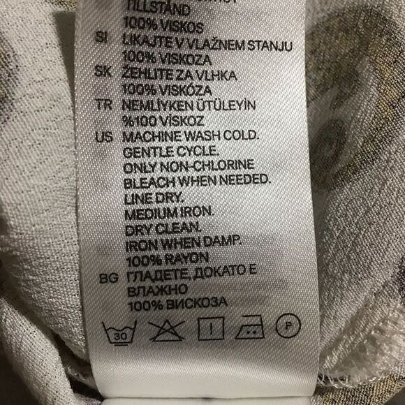 H&M Ivory Chameleon Print Blouse 6 - Picture 8 of 8